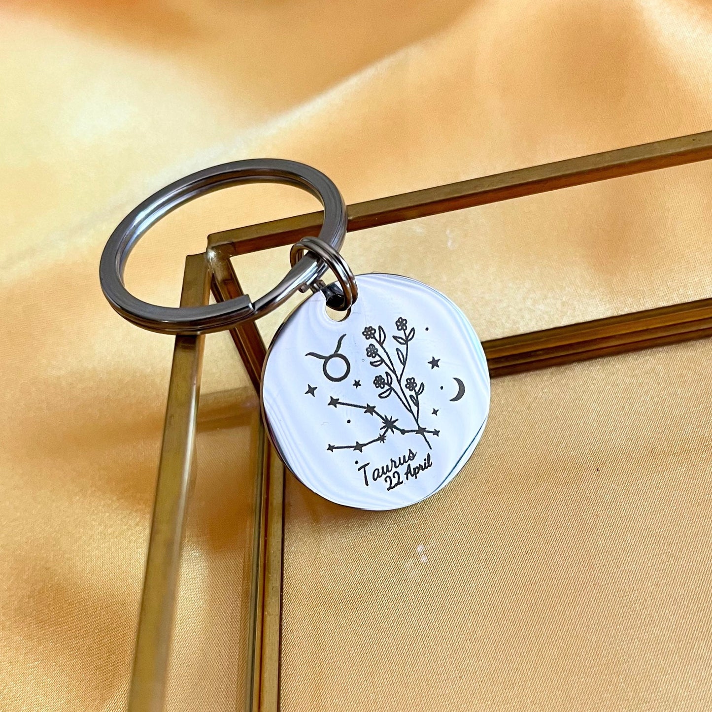 Gemini Zodiac Sign & Birth Flower Handmade Keychain, Custom Birthday Gift, Mother's Day Gifts
