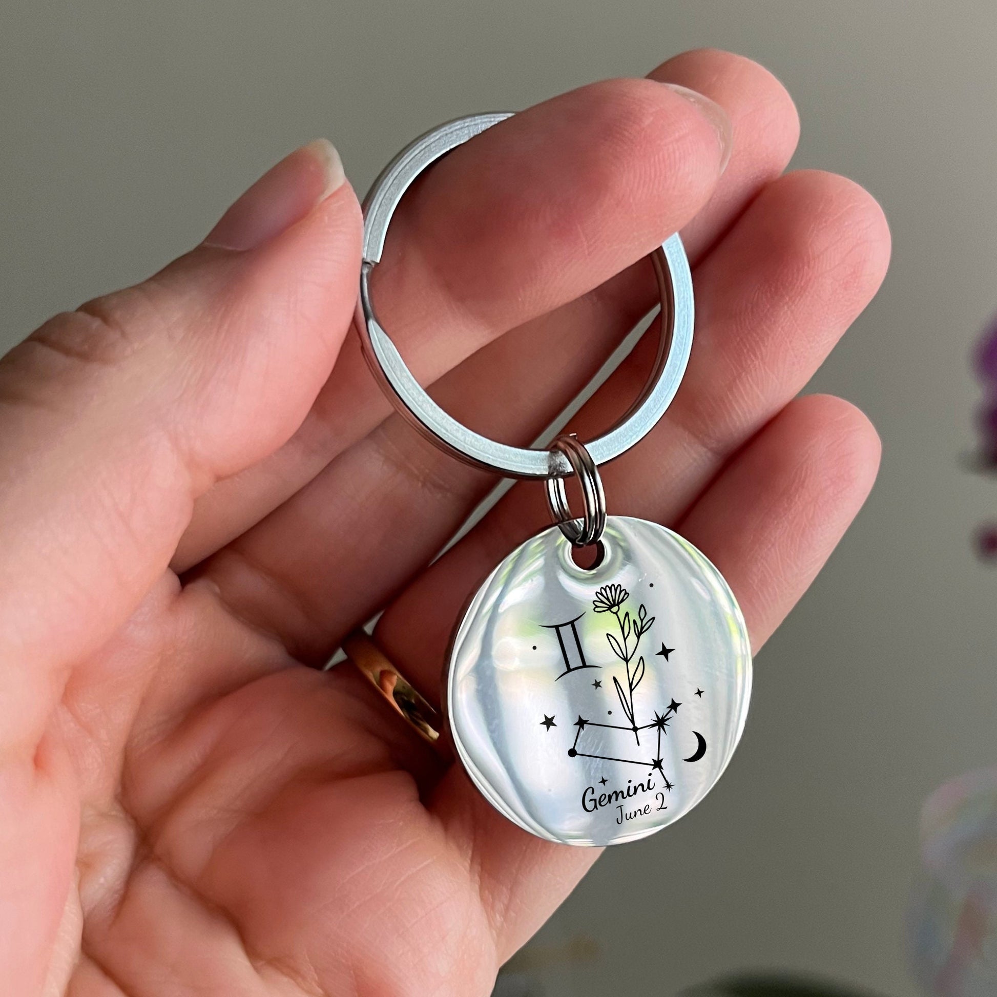 Gemini Zodiac Sign & Birth Flower Handmade Keychain, Custom Birthday Gift, Mother's Day Gifts